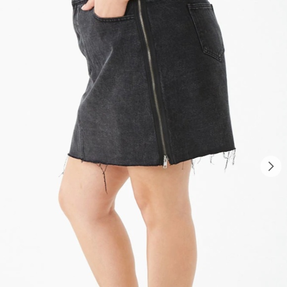 Forever 21 Plus size (3X)  black jean skirt - Picture 2 of 7